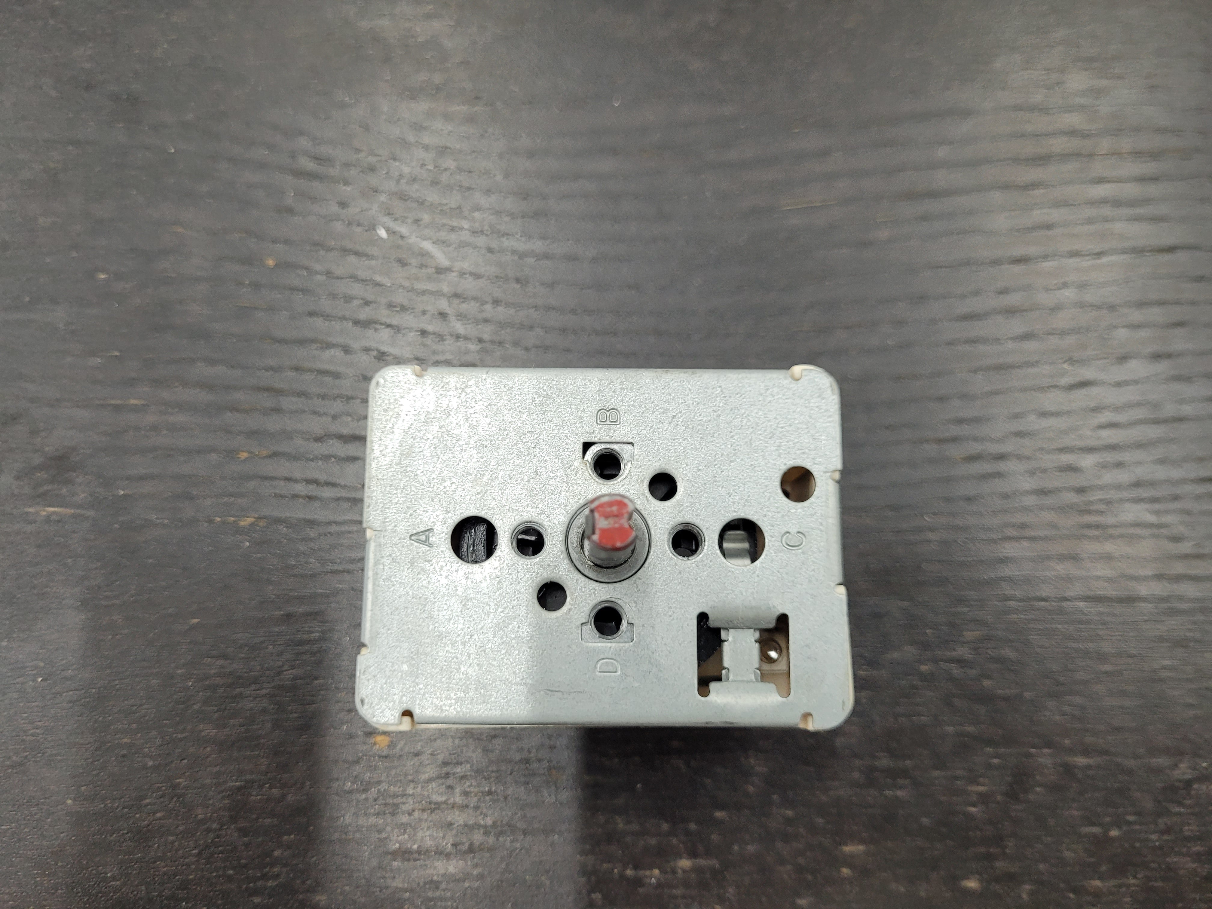 GE Range Surface Element Control Switch WB24T10145 GE Range Surface Element Control Switch WB24T10145